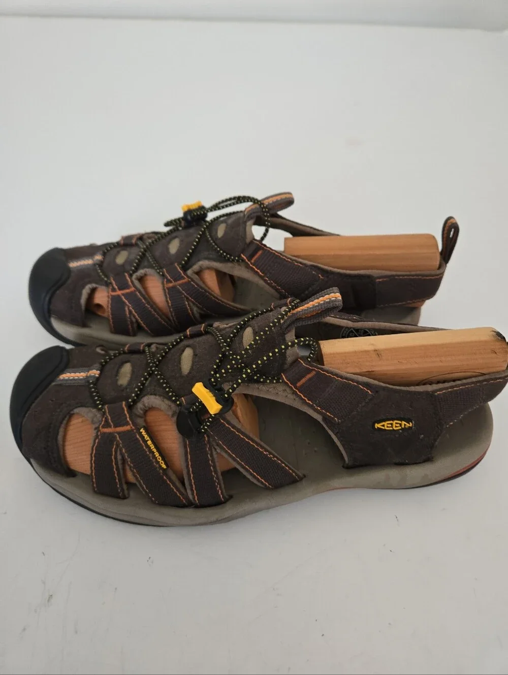 Keen Men’s Waterproof Brown Outdoor Sandals Drawstring 1126 Size 10 EU43